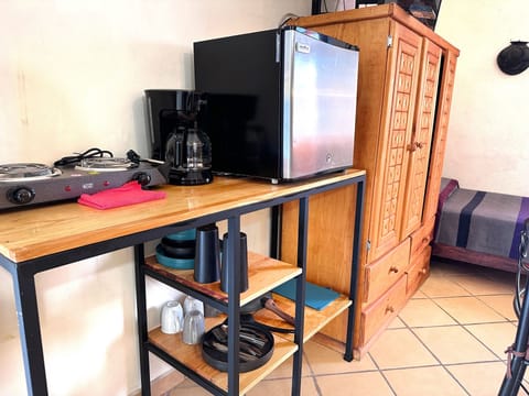 Family Studio, Non Smoking | Desk, laptop workspace, free WiFi, bed sheets