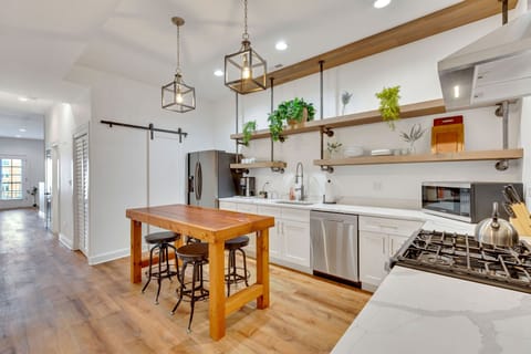 Indoors, Kitchen, Hardwood, Floor, Flooring