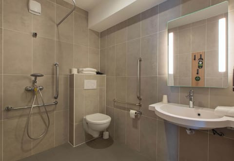 Double Room, Mobility Accessible, Non Smoking | Bathroom | Shower, towels, soap, shampoo