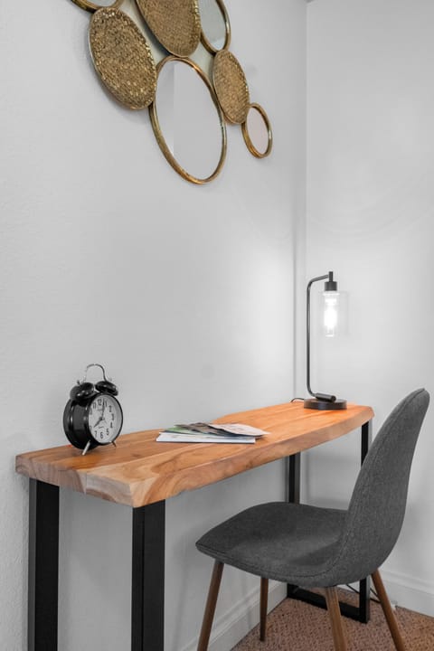 Dedicated work space for those who need to be productive on vacation!