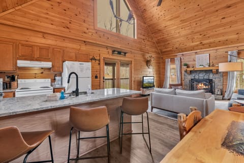 Cabin, Multiple Beds, Hot Tub, Mountain View (Moosehead Lodge) | Private kitchen | Fridge, microwave, oven, stovetop