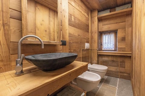 Desglacia | Premium bedding, down comforters, memory foam beds