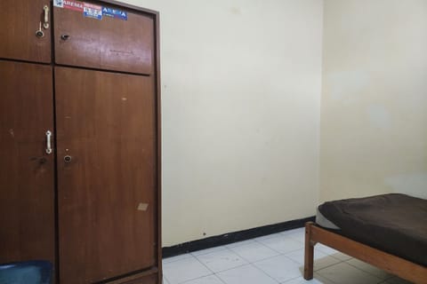 Standard Double Room | Free WiFi, bed sheets