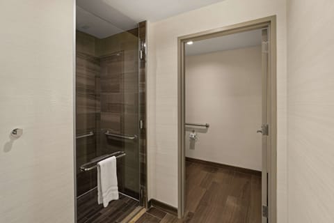 Superior Suite, 1 King Bed (Roll-In Shower) | Accessible bathroom