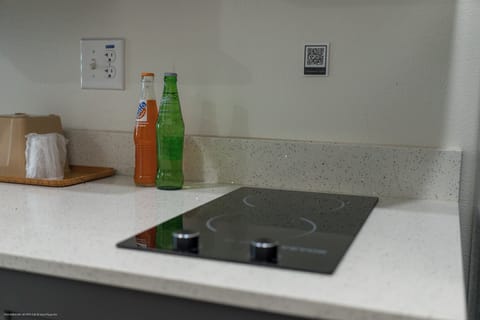 Deluxe Single Room | Private kitchen | Eco-friendly cleaning products
