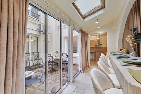 Coin repas et terrasse