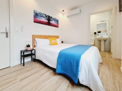 Double Room | Down comforters, desk, free WiFi