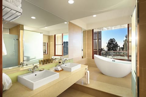 Historical Building Standard Suite | Bathroom | Rainfall showerhead, designer toiletries, hair dryer, bathrobes