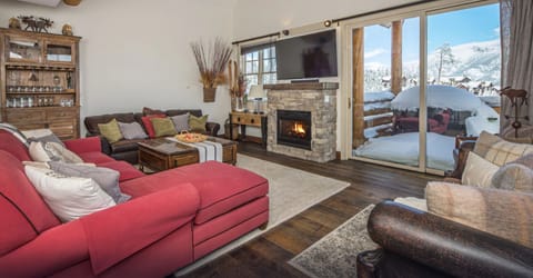 Spacious living room with expansive views of the Spanish Peaks!