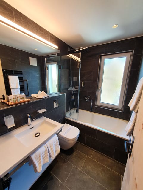 Double Room | Bathroom | Hair dryer, bathrobes, slippers, towels