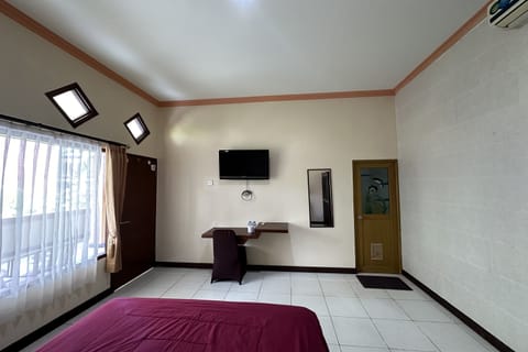 Standard Double Room | In-room safe, desk, free WiFi, bed sheets