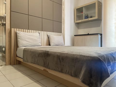 Standard Double Room | Desk, rollaway beds, free WiFi, bed sheets