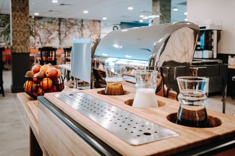 Free daily buffet breakfast