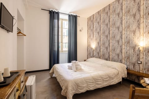 City Suite | 1 bedroom, Egyptian cotton sheets, premium bedding, down comforters