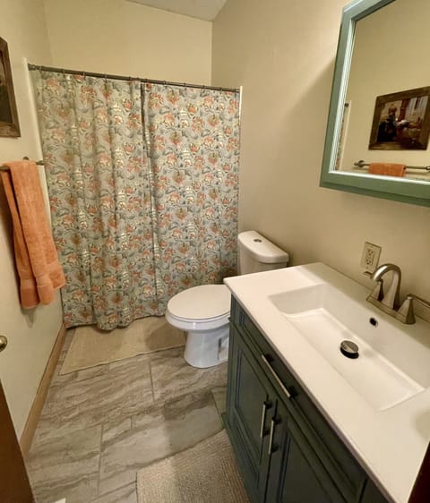 Full bath on 1st floor