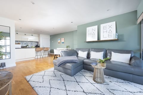 Open plan living area - 6 The Point, Pentire