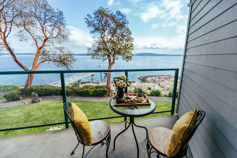 Welcome to Beach Bliss studio. The perfect coffee spot with a stunning view!