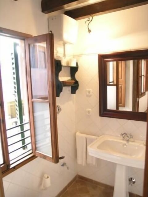 Double Room, Terrace | Bathroom sink