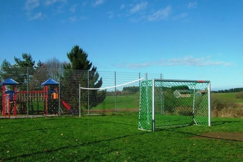 Surroundings [summer] (1-5 km)