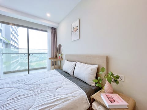 Standard Apartment | Blackout drapes, soundproofing, iron/ironing board, free WiFi