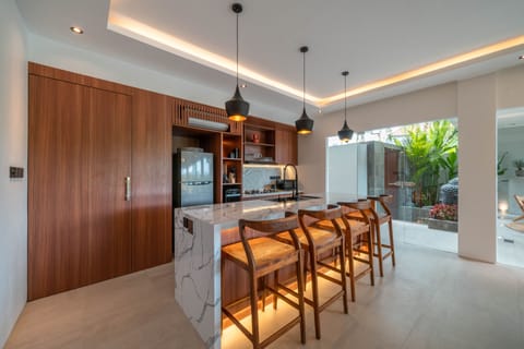 Fridge, oven, stovetop, toaster