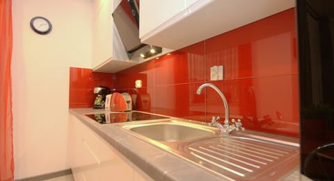 Apartment, 1 Bedroom, Kitchenette (Charlie ) | Private kitchenette | Full-size fridge, microwave, stovetop, dishwasher