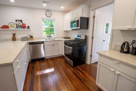 Main Level | Kitchen