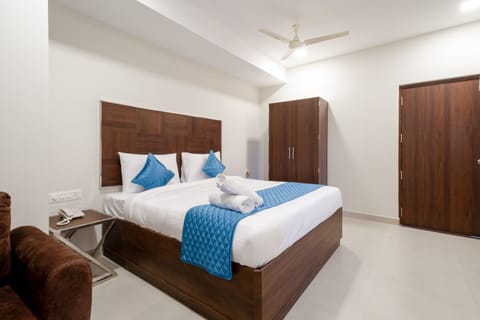 Superior Double or Twin Room, City View | Desk, free WiFi, bed sheets