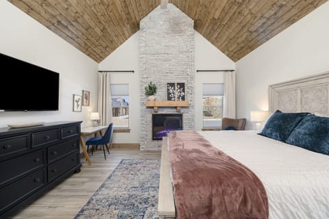 Ensuite King with Fireplace