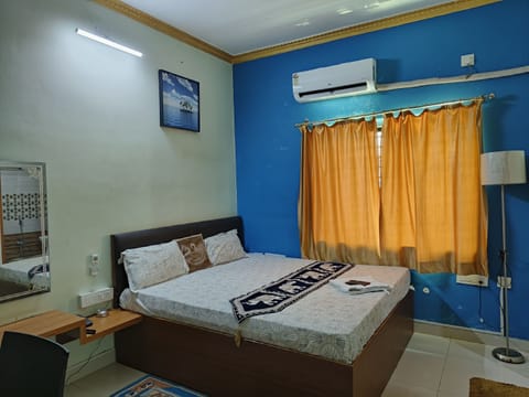 Superior Double Room, Balcony, City View | Free WiFi, bed sheets
