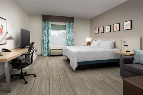 Deluxe Room, 1 King Bed | Hypo-allergenic bedding, down comforters, Select Comfort beds