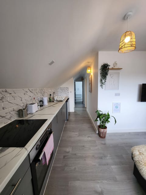 a28e4182-c47a-4efa-9c8c-6160d42eca4f