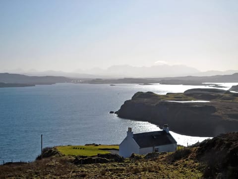 Awe-inspiring location | Husabost Croft, Husabost