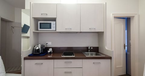 Studio, Kitchenette | Private kitchen