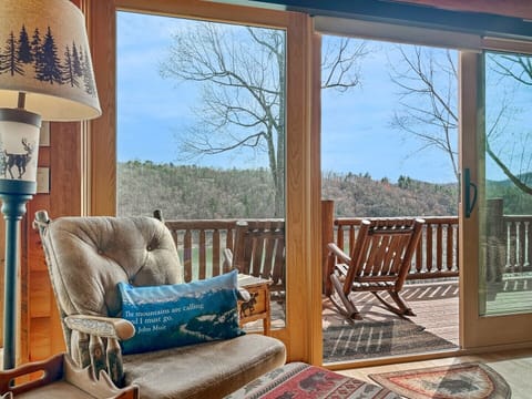 Mountain Ridge main level bedroom sitting area