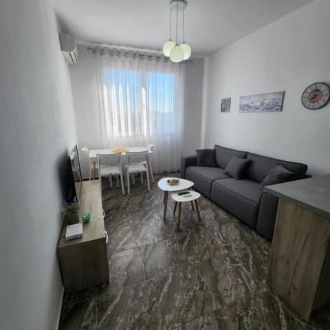 Apartment, 1 Bedroom | Desk, soundproofing, free WiFi