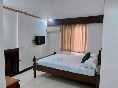 Deluxe Quadruple Room | Soundproofing, iron/ironing board, free WiFi