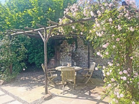 Sitting-out-area | The Haven, Ludlow