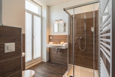 Superior Double Room | Bathroom | Towels