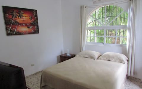 Deluxe Single Room | In-room safe, free WiFi, bed sheets