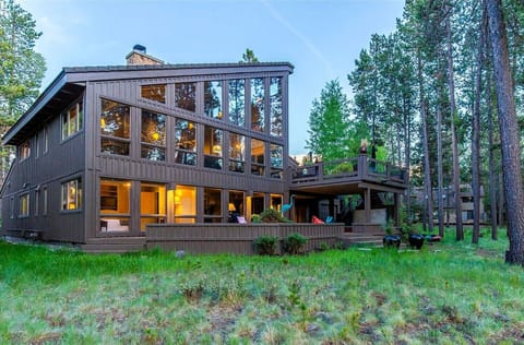 01_Rear House at Dusk