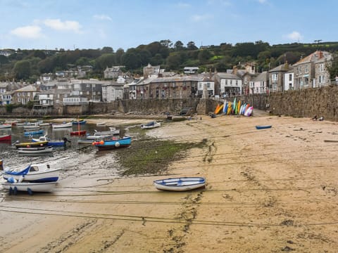 Surrounding area | No 4, Mousehole