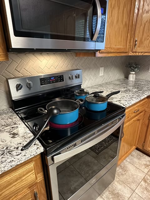 Equipped Kitchen has essentials. (more in cupboards.)