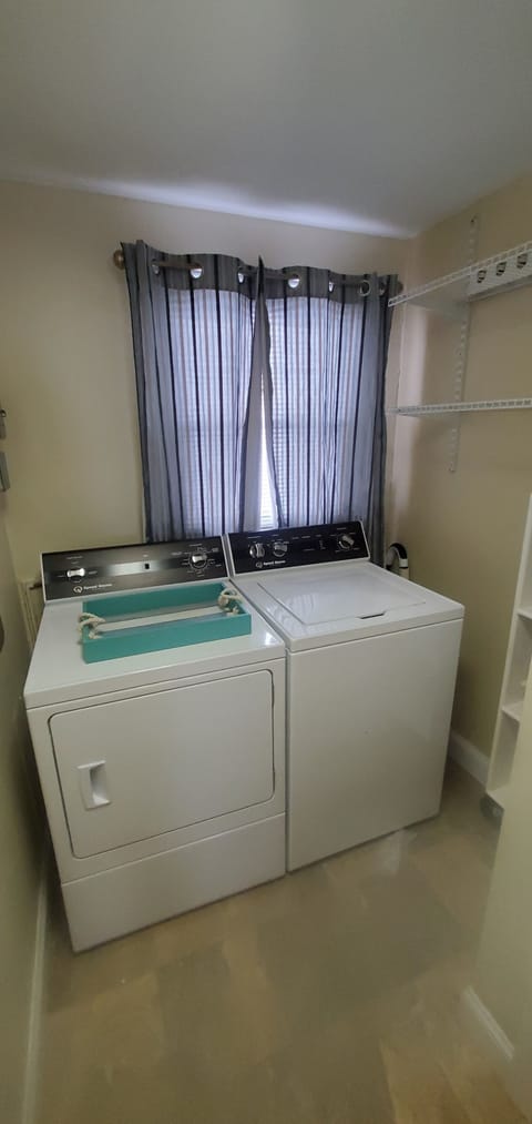 Luxury Condo | Laundry