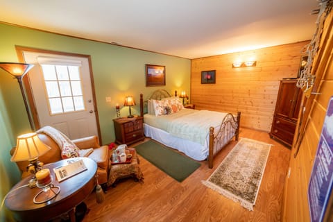 Double Room, Ensuite (Denali) | 1 bedroom, premium bedding, free WiFi, bed sheets