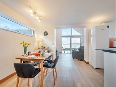 Kitchen/diner | Postbox Cottage, Lochranza