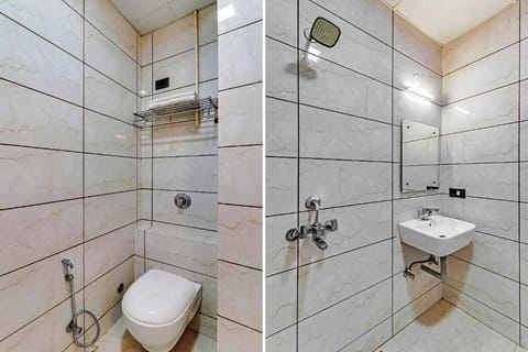 Luxury Room | Bathroom | Shower, designer toiletries, hair dryer, bathrobes
