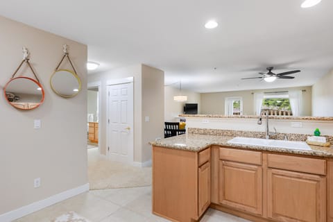 1215 Vacation by the Sea