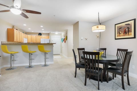 1215 Vacation by the Sea