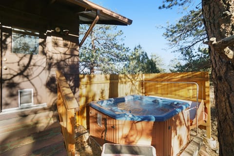 Cabin, 2 Bedrooms | Outdoor dining